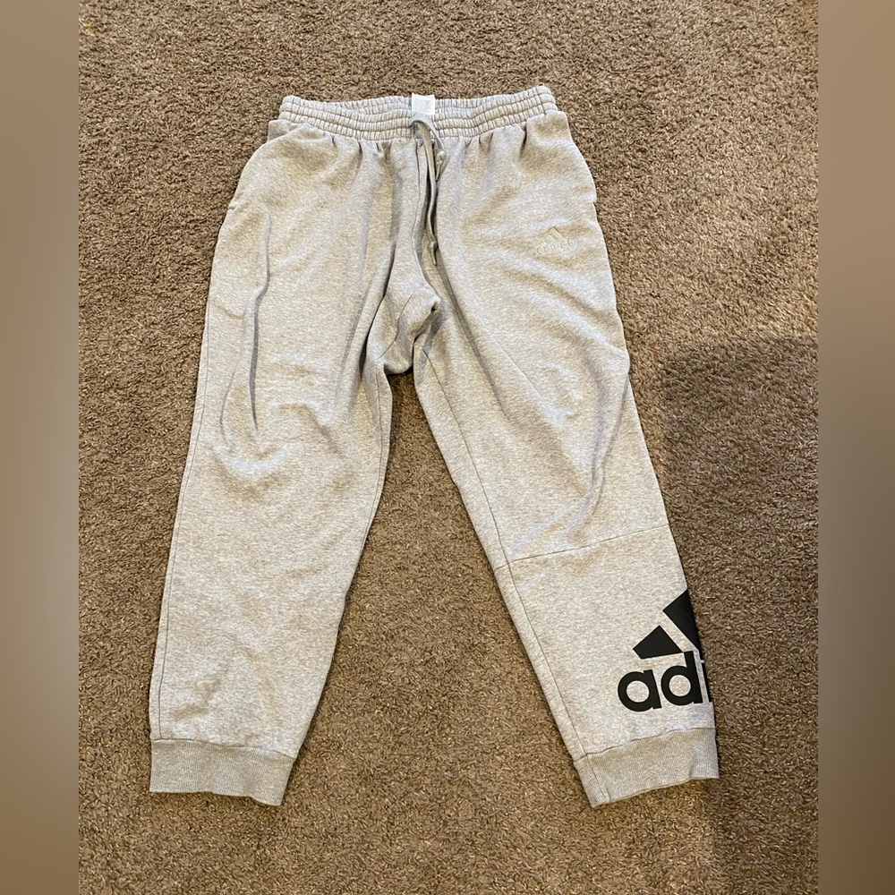 Men’s Adidas sweatpants XL